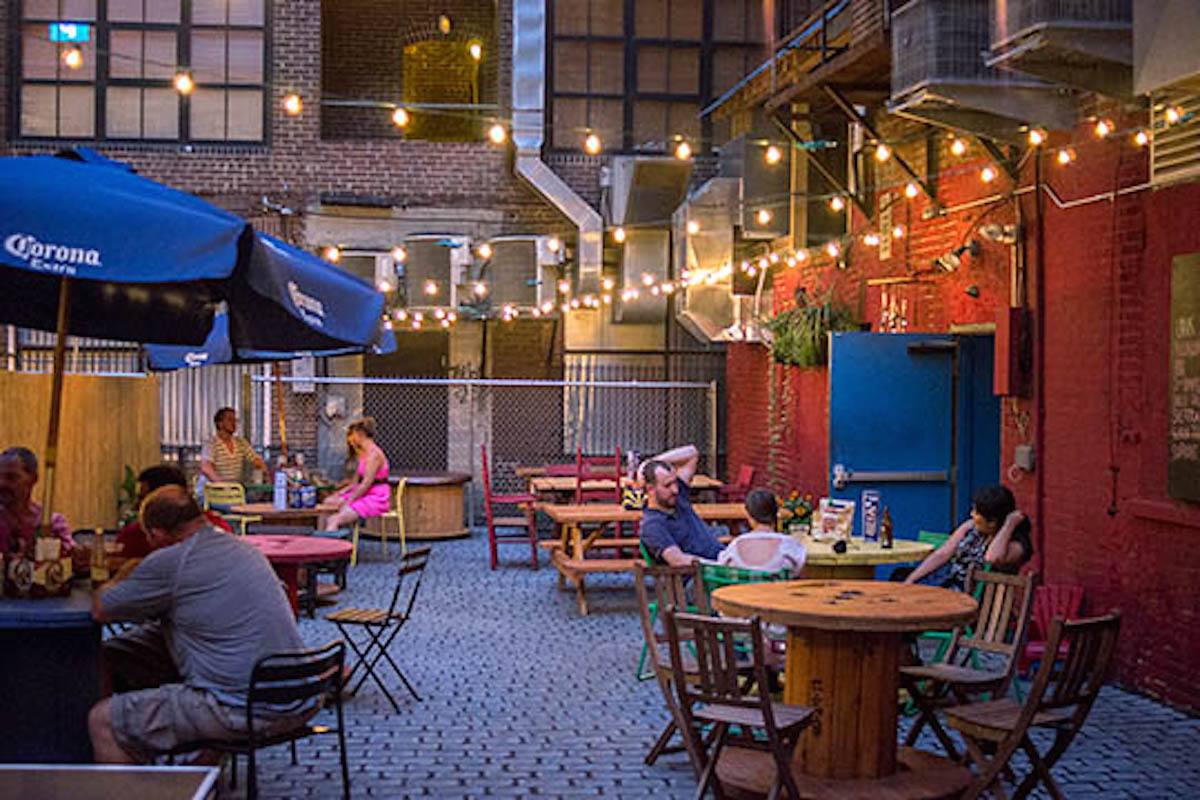 Your Guide to the Best Beer Gardens in Philadelphia post image